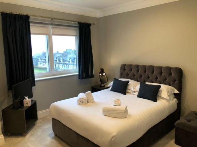 Brand New - Contemporary - 2 Bedroom - 2 Bathroom - Spacious Apartment - Lake Views Ambleside Ngoại thất bức ảnh